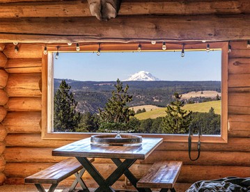 Stunning Cabin Retreat with Sauna, Book Library and Incredible Game Room in Lyle, Washington - Lyle, Washington - glamping.directory