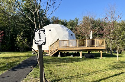 Fully-Equipped, 007 Inspired Dome with Cocktail Bar for a Romantic Getaway in the Catskills, New York - glamping.directory