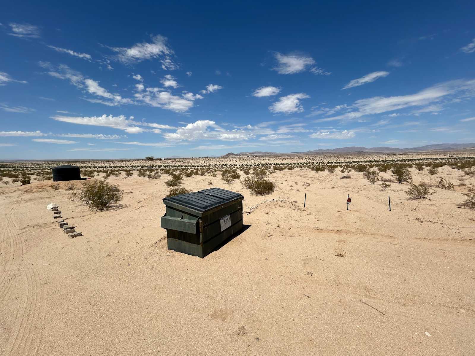 40 Acres Of Open Desert Oasis - Twentynine Palms, California - glamping.directory