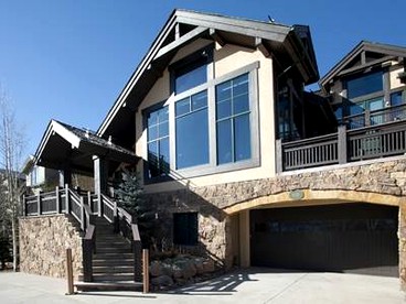Stunning Family-Friendly Getaway with a Hot Tub and Fire Pit in Vail, Colorado - glamping.directory