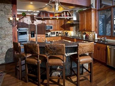Stunning Family-Friendly Getaway with a Hot Tub and Fire Pit in Vail, Colorado - Vail, Colorado - glamping.directory