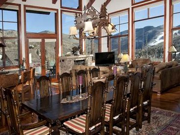 Stunning Family-Friendly Getaway with a Hot Tub and Fire Pit in Vail, Colorado - Vail, Colorado - glamping.directory