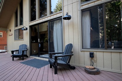 Pinecone Cottage in Dorrington, CA - Dorrington, California - glamping.directory