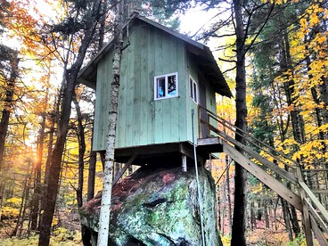 Enchanting Adirondack Cabin in the Treetops - glamping.directory
