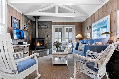 Stunning Vacation Rental, Walking Distance from the Beach in Bodega Bay, California - Bodega Bay, California - glamping.directory