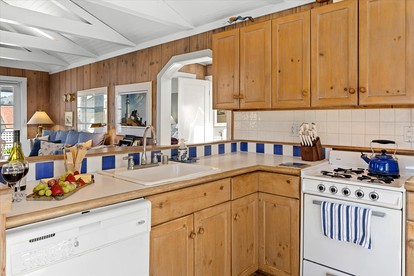 Stunning Vacation Rental, Walking Distance from the Beach in Bodega Bay, California - Bodega Bay, California - glamping.directory