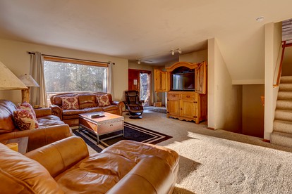 Comfortable Retreat with a Hot Tub for Vacations in Breckenridge - Breckenridge, Colorado - glamping.directory