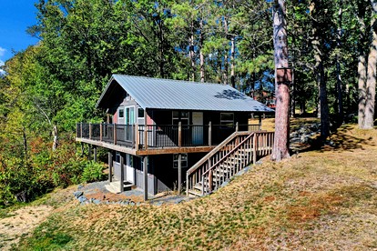 Stunning Cabin Getaway Surrounded by Towering Pine Trees in Walker, Minnesota - Walker, Minnesota - glamping.directory