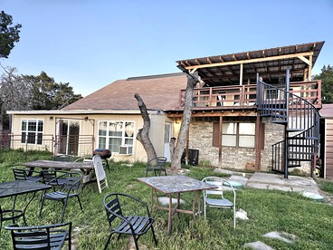 Unique Duplex Rental by Reese Creek for a Weekend Getaway in Texas - glamping.directory