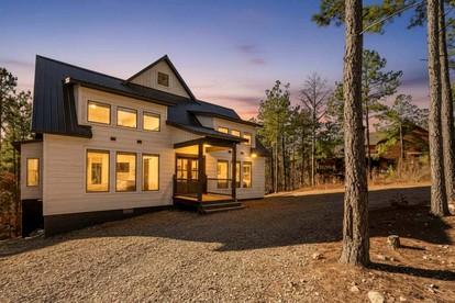 Secluded Luxury Cabin with Hot Tub, Game Room & Fireplace Near Broken Bow Lake & Hochatown, Broken Bow OK - glamping.directory