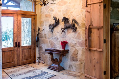 Elegant Texas Hill Country Cottage in Pipe Creek for Family Vacations in Texas - Pipe Creek, Texas - glamping.directory