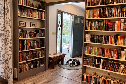Modern Cabin with Gorgeous Porch with Stunning Views in Suches, Georgia - Suches, Georgia - glamping.directory