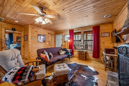 Secluded Cabin with Barbecue in Mentore, Alabama - Mentone, Alabama - glamping.directory