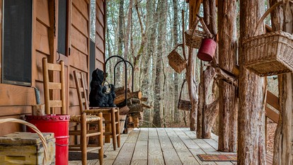 Secluded Cabin with Barbecue in Mentore, Alabama - Mentone, Alabama - glamping.directory