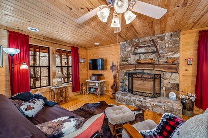 Secluded Cabin with Barbecue in Mentore, Alabama - Mentone, Alabama - glamping.directory