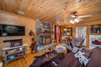 Secluded Cabin with Barbecue in Mentore, Alabama - Mentone, Alabama - glamping.directory