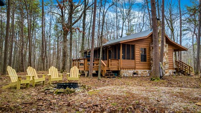 Secluded Cabin with Barbecue in Mentore, Alabama - Mentone, Alabama - glamping.directory