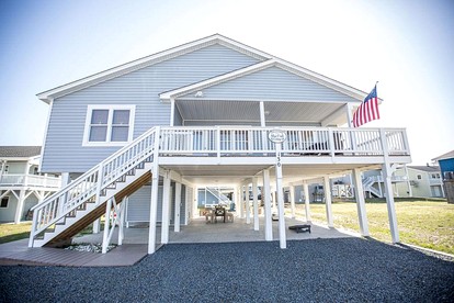 Fantastic Cozy Cottage in Holden Beach, North Carolina - glamping.directory