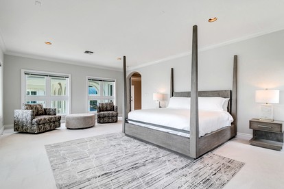 Luxury Waterfront Mansion with Rooftop Terrace near Las Olas, Fort Lauderdale FL - Fort Lauderdale, Florida - glamping.directory