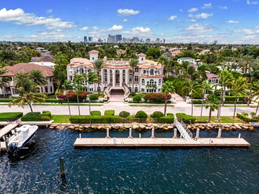 Luxury Waterfront Mansion with Rooftop Terrace near Las Olas, Fort Lauderdale FL - glamping.directory