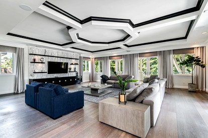 Luxury Waterfront Mansion with Rooftop Terrace near Las Olas, Fort Lauderdale FL - Fort Lauderdale, Florida - glamping.directory