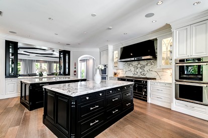 Luxury Waterfront Mansion with Rooftop Terrace near Las Olas, Fort Lauderdale FL - Fort Lauderdale, Florida - glamping.directory