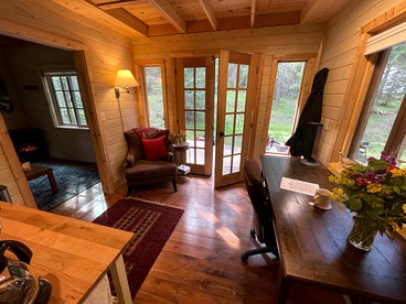 Owl Creek Cabin Mountain Getaway near Ashland, Oregon - Ashland, Oregon - glamping.directory