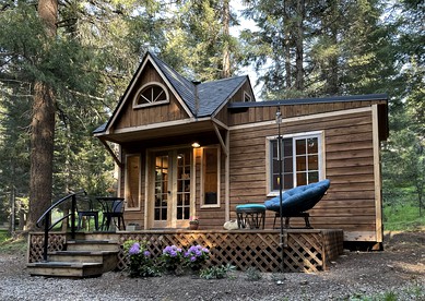 Owl Creek Cabin Mountain Getaway near Ashland, Oregon - glamping.directory