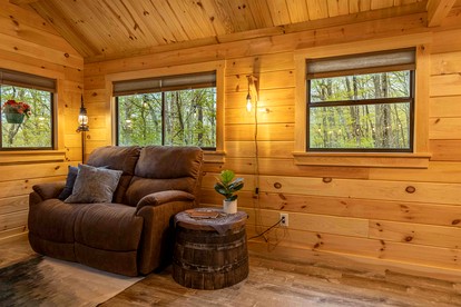 Cozy Log Cabin with a Hot Tub near Seneca Rocks, West Virginia - Perfect for a Romantic Glamping Getaway to the Mountains - Riverton, West Virginia - glamping.directory