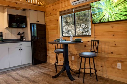 Cozy Log Cabin with a Hot Tub near Seneca Rocks, West Virginia - Perfect for a Romantic Glamping Getaway to the Mountains - Riverton, West Virginia - glamping.directory
