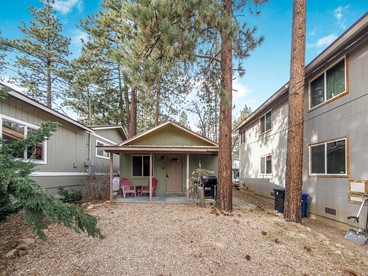 Charming Mountain Cabin with Private Jacuzzi Near Big Bear Lake, California - glamping.directory