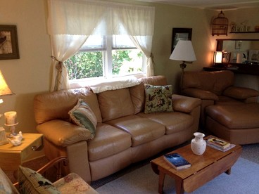 Secluded Cottage Rental on Lovely Lake near Rochester, New York - Dresden, New York - glamping.directory