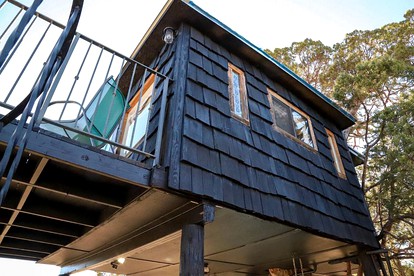Ashley's TreeHouse Near Lincoln National Forest, Nogal, NM - Nogal, New Mexico - glamping.directory