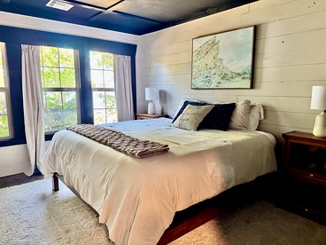 Luxurious Lakefront Home with Private Dock near Wolf Creek Marina, Oklahoma - Grove, Oklahoma - glamping.directory