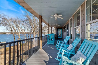 Luxurious Lakefront Home with Private Dock near Wolf Creek Marina, Oklahoma - Grove, Oklahoma - glamping.directory