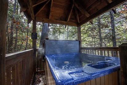 Mountain Cabin with Spa and Pool Table Great for Families in Tennessee - Pigeon Forge, Tennessee - glamping.directory