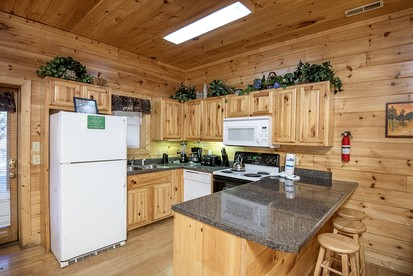 Mountain Cabin with Spa and Pool Table Great for Families in Tennessee - Pigeon Forge, Tennessee - glamping.directory