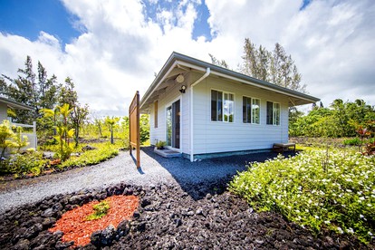 Tropical Cottage Rental near Kehena Beach in Pahoa, Hawaii - glamping.directory