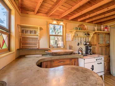 Magical Lakefront Eco-Cabin on Lake Travis, Spicewood, Texas - Spicewood, Texas - glamping.directory