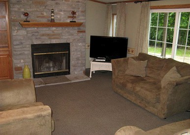 Spacious Vacation Cottage Rental near the Waterfront in Beautiful Put-in-Bay, Ohio - Put-In-Bay, Ohio - glamping.directory
