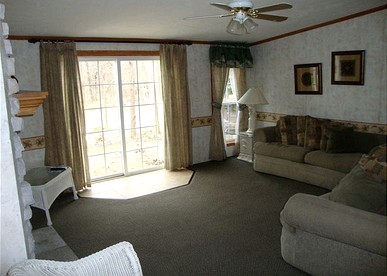 Spacious Vacation Cottage Rental near the Waterfront in Beautiful Put-in-Bay, Ohio - Put-In-Bay, Ohio - glamping.directory