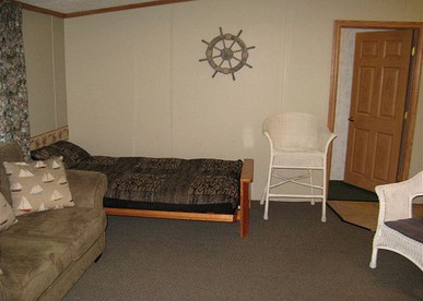 Spacious Vacation Cottage Rental near the Waterfront in Beautiful Put-in-Bay, Ohio - Put-In-Bay, Ohio - glamping.directory