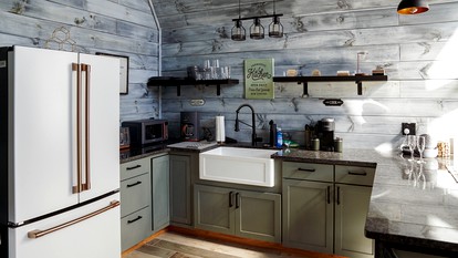 Romantic Escapes in this Stunning A-Frame in North Carolina with Access to a Private Hot Tub and Fire Pit - Dobson, North Carolina - glamping.directory