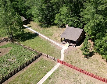 Log Cabin Rental on a Farm in Historic Washington State Park, Arkansas - Washington, Arkansas - glamping.directory