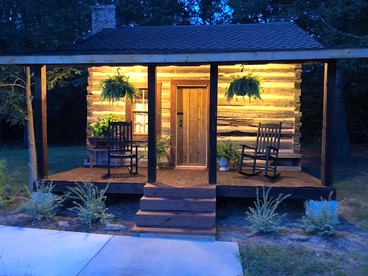 Log Cabin Rental on a Farm in Historic Washington State Park, Arkansas - Washington, Arkansas - glamping.directory