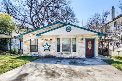 Fantastic Cottage with Barbecue in New Braunfels, Texas - glamping.directory