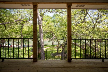 Fantastic Cottage with Barbecue in New Braunfels, Texas - New Braunfels, Texas - glamping.directory