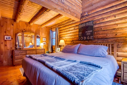 Log Cabin Charm: Experience Adventure and Comfort in Bethlehem, NH - Bethlehem, New Hampshire - glamping.directory
