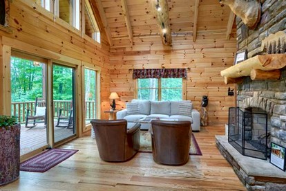 Dreamy Log Cabin near Hocking Hills for a Relaxing Getaway in Ohio - Logan, Ohio - glamping.directory