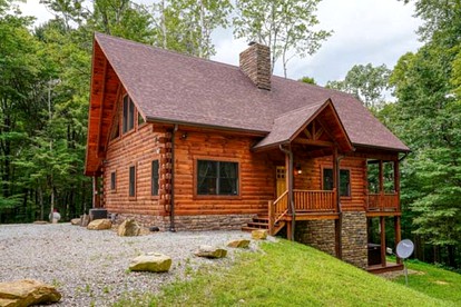 Dreamy Log Cabin near Hocking Hills for a Relaxing Getaway in Ohio - glamping.directory